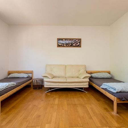 Ferienwohnung Mit 123Qm Fuer 8 Personen Mit Sehr Grossem Garten, Einfache Innen-Ausstattung Лейпциг Екстер'єр фото
