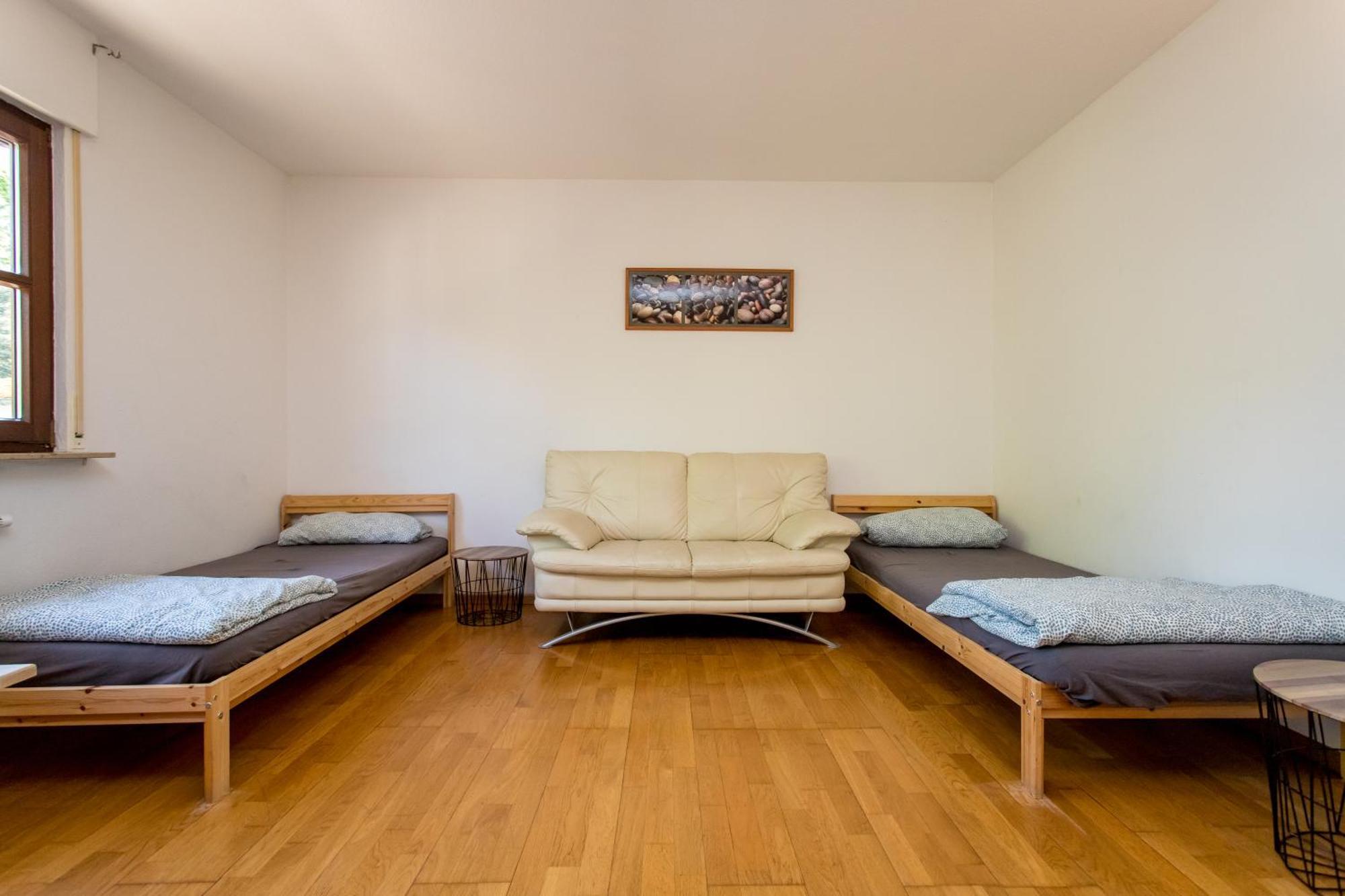 Ferienwohnung Mit 123Qm Fuer 8 Personen Mit Sehr Grossem Garten, Einfache Innen-Ausstattung Лейпциг Екстер'єр фото